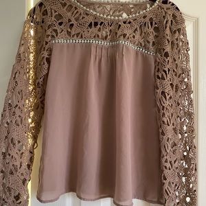 Juniors long sleeve double zero blouse. Crochet top and sleeves. Size medium